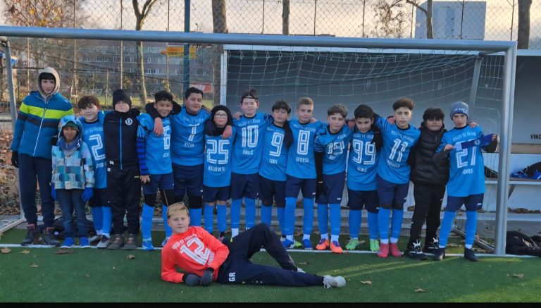 Mehr über den Artikel erfahren Doppelmeisterschaft für die PSV-Jugend – D1 und D2 krönen starke Herbstrunde