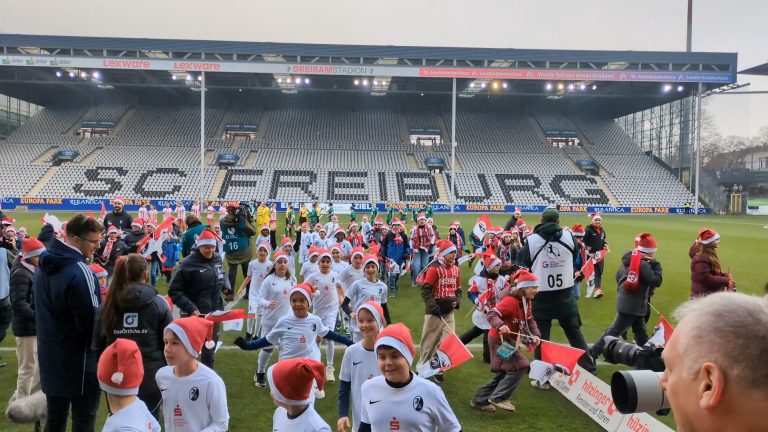 Mehr über den Artikel erfahren E-Jugend als Einlaufkinder bei den SC-Damen gegen Bremen
