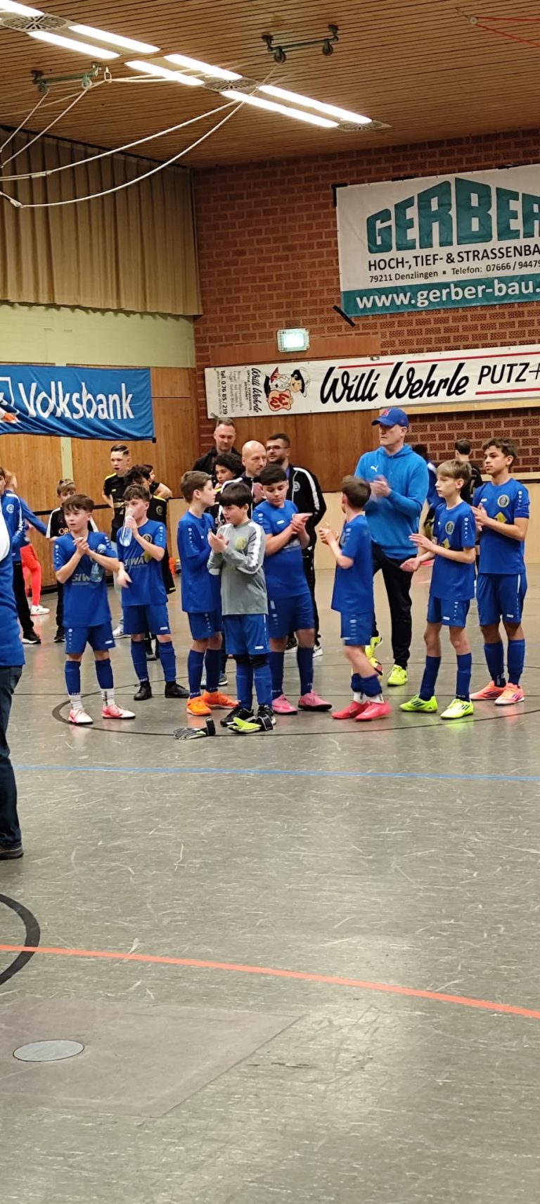 Mehr über den Artikel erfahren Doppelerfolg der PSV D2-Junioren auf dem Hallenparkett